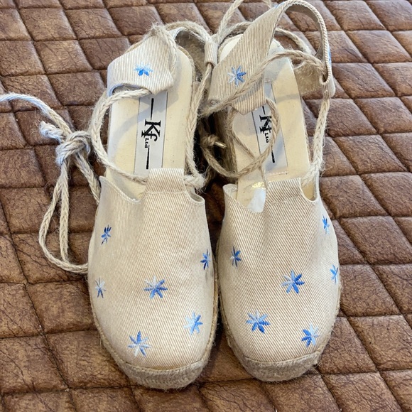 NWOT Embroidered espadrille - Picture 2 of 10